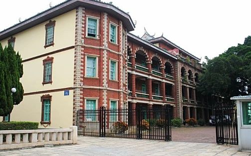 福建省厦门集美中学在厦门的排名第几,属于什么档次？