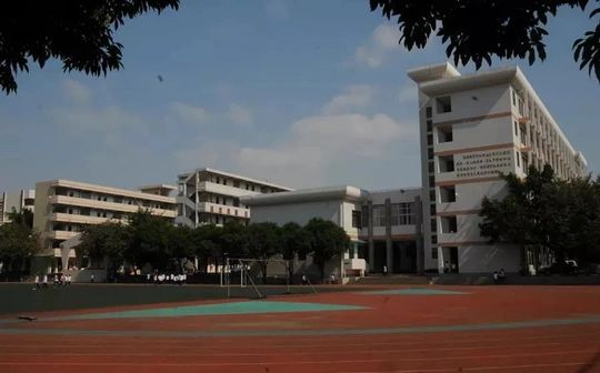 厦门市禾山中学校区在哪_在哪个区？