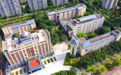 福州金山中学是公立还是私立,是重点中学吗？