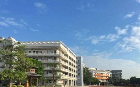 深圳市新安中学简介概况(建校历史、地址、师资、校训、环境)