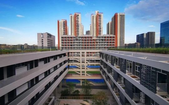 深圳大学附属实验中学是公立还是私立,是重点中学吗？