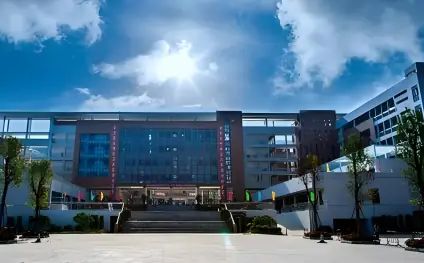 深圳市盐田高级中学简介概况(建校历史、地址、师资、校训、环境)