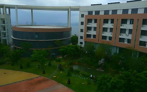 深圳市盐田高级中学简介概况(建校历史、地址、师资、校训、环境)