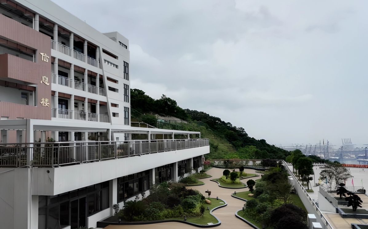 深圳市盐田高级中学校区在哪_在哪个区?