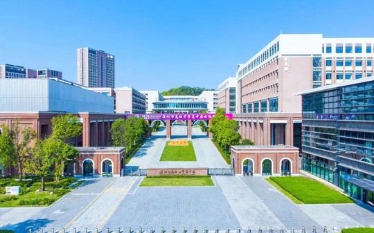 深圳市高级中学创新高中简介概况（建校历史、地址、师资、校训、环境）
