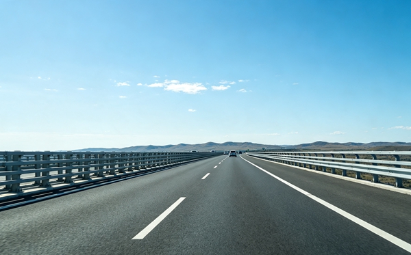 为什么高速公路上没有路灯？